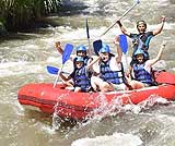 トラガワジャ川ラフティング