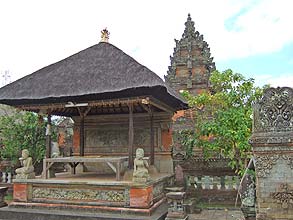 バトゥアン寺院