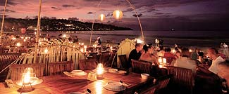ジンバランビーチのレストランのイメージ